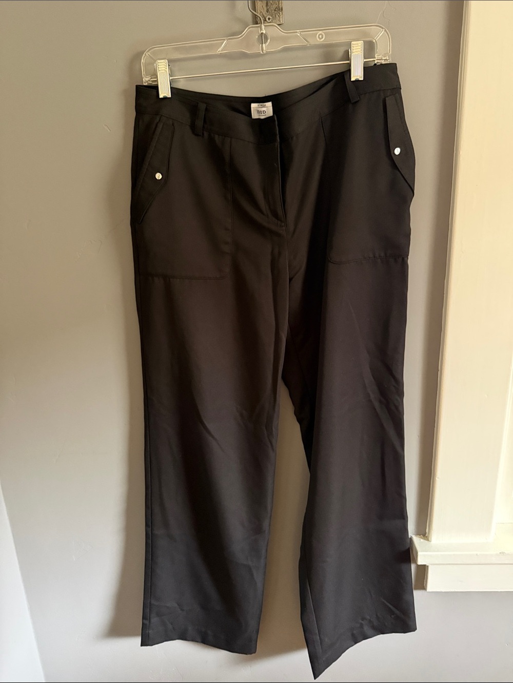 Izod Black Straight-Leg Golf Pants with Front Tab Pockets
